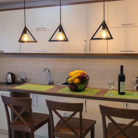 Apartmani Tref Petrovac Екстер'єр фото