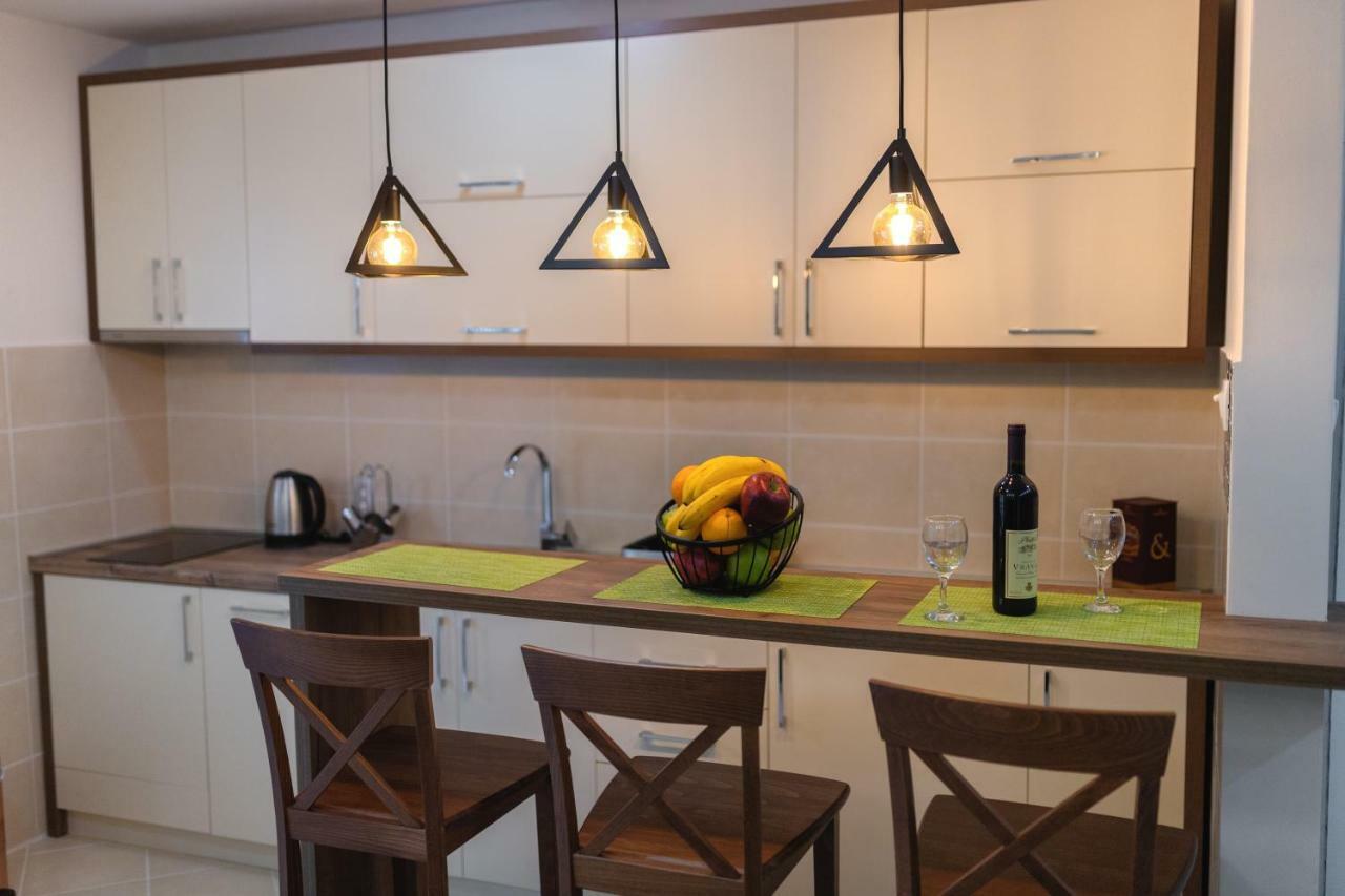 Apartmani Tref Petrovac Екстер'єр фото