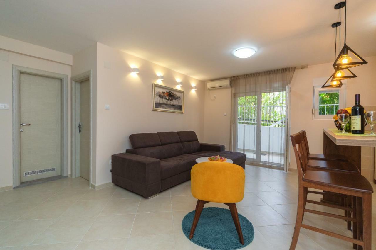 Apartmani Tref Petrovac Екстер'єр фото